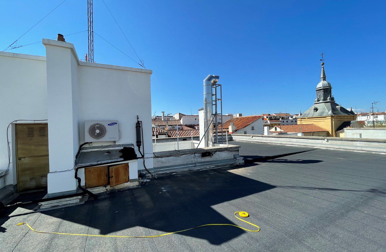 Cubierta Oscura Tela Asfaltica Chueca